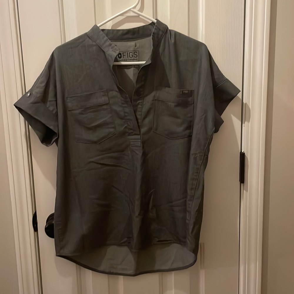 FIGS scrub top
